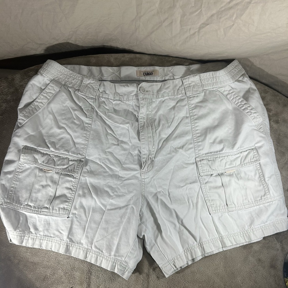 Roundtree & Yorke Men's Cargo Shorts Size 50x7 Off-White Stone Side Elastic